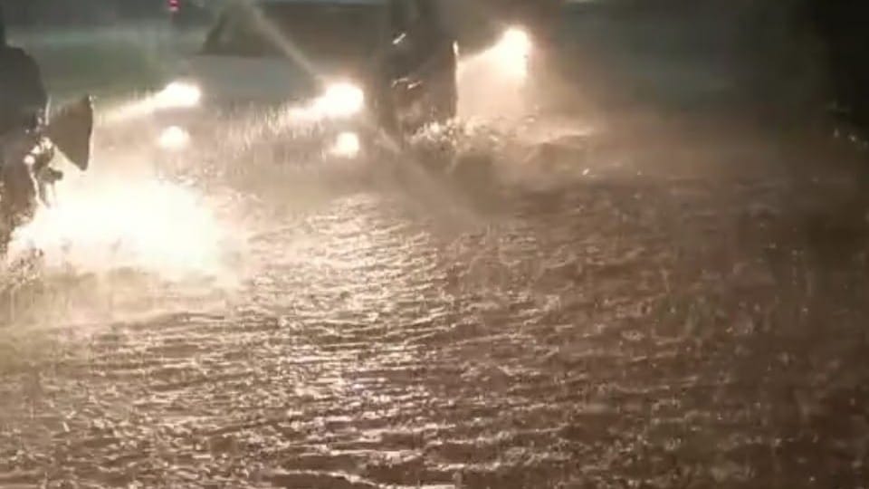 Chhindwara Rain: Rivers and streams overflowed, Nagpur National Highway remained closed for several hours