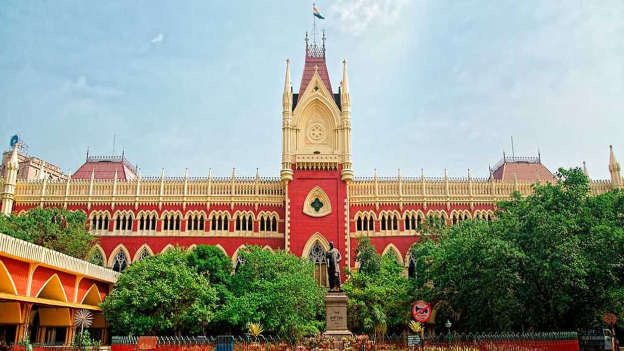 Calcutta High Court forms SIT to probe into Kaliaganj girl death case