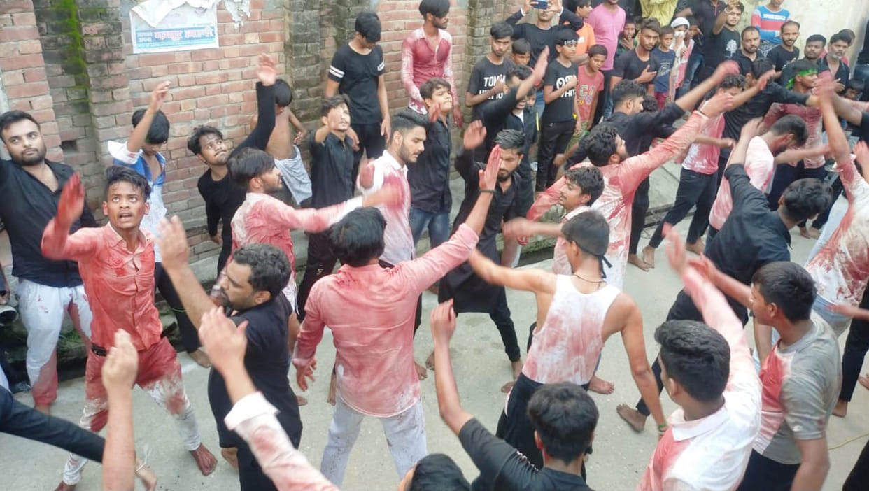 Shia Sogwars mourned and handed over Tajia