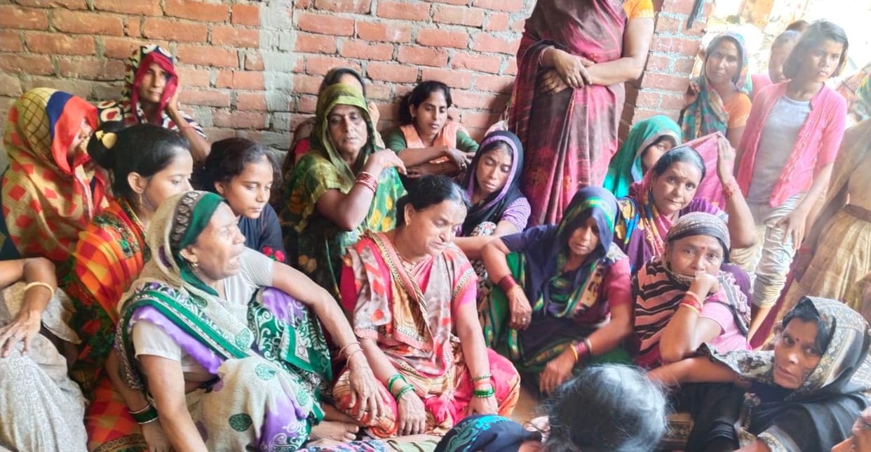 Hardoi, Student charging battery dies due to electrocution