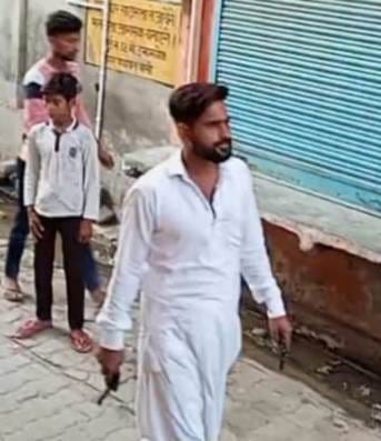 Hardoi, People of particular community entered the house, firing and stone pelting, two soldiers injured