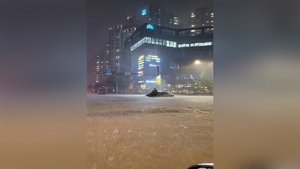 South Korea Record Rainfall in Seoul many people died and missing