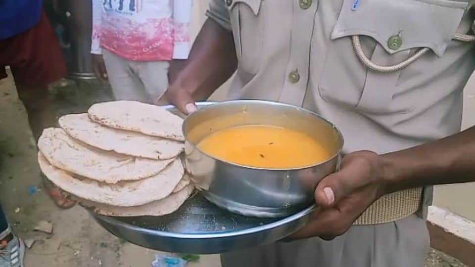 UP Police constabel manoj kumar transferred who wept bitterly over the mess food in Firozabad