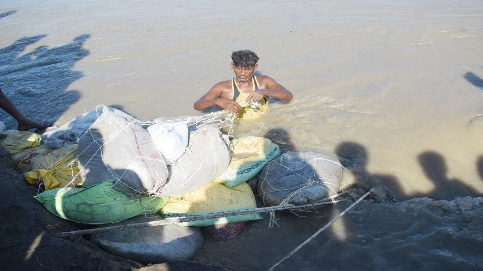 Villagers engaged in saving the village from Ganga erosion in kasganj