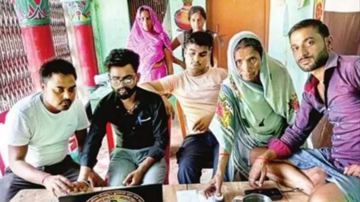 Delay in making cards, fraudsters cut the cream