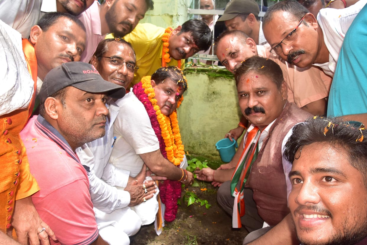 Azadi Ka Amrit Mahotsav: Nation cannot believe a house which will not have tricolor: Bhatt