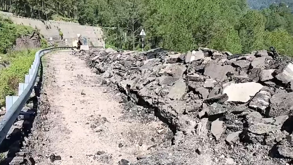 Barog tunnel closed again in due to road sunken on Parwanoo-Solan four lane