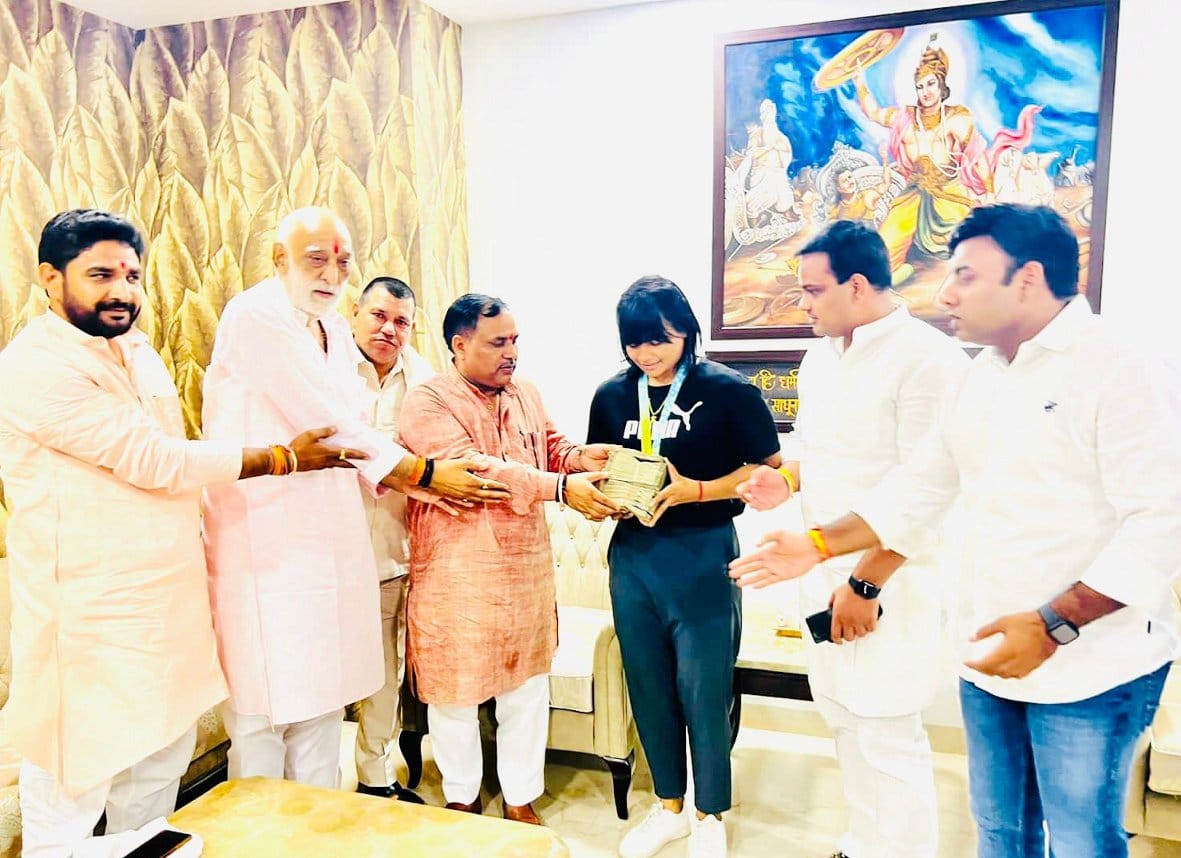 Commonwealth medalist Divya honored