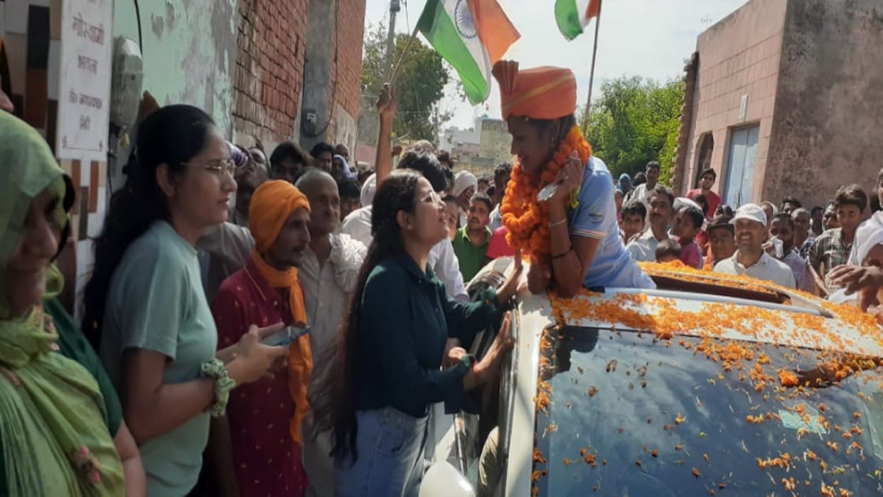 Priyanka Goswami has been given welcome in the village of Muzaffarnagar district
