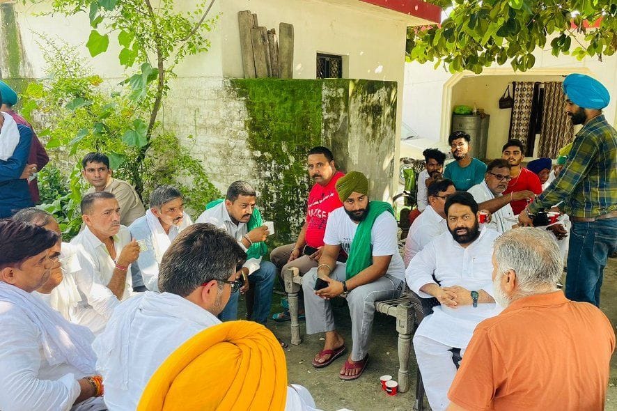 SDM and CO met Mandeep Kaur's family
