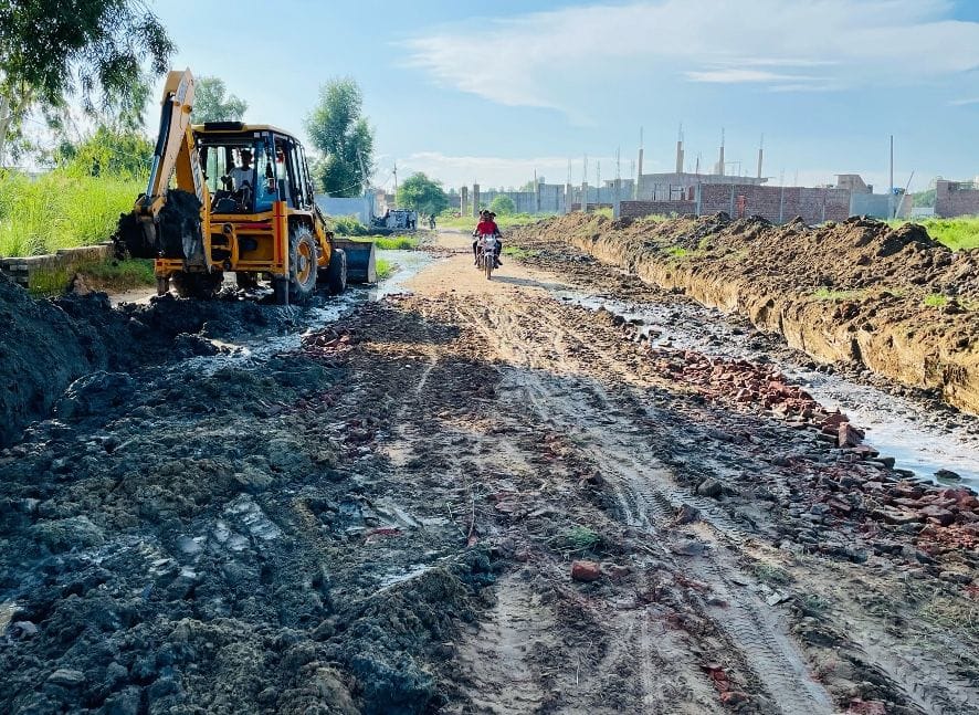 The MLA got the ruined road of the fort leveled