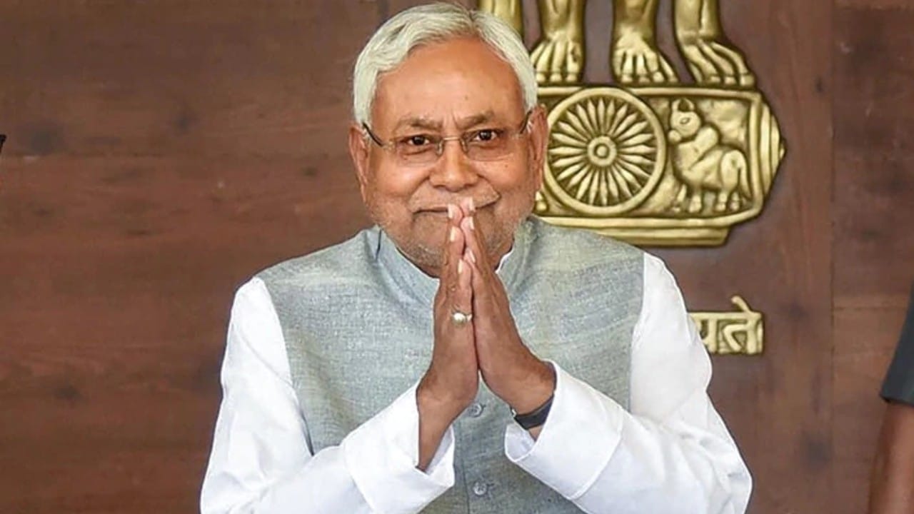 Bihar: What will Nitish Kumar do with Tejashwi yadav in bihar, can they fullfill there election promises?