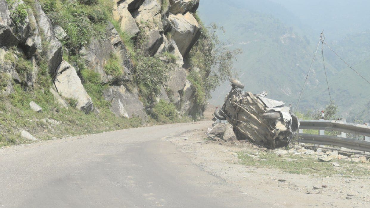 SUV hits stationary truck in Maharashtra, bid to save cow, four killed
