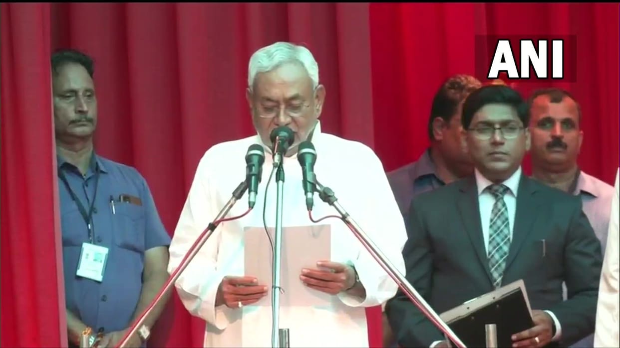 Bihar Political Crisis Live Updates Nitish Kumar Oath Ceremony Today Tejashwi Yadav News in Hindi