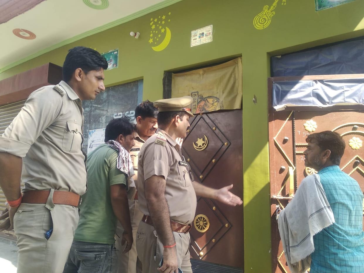 Goods worth two lakh crossed from closed house