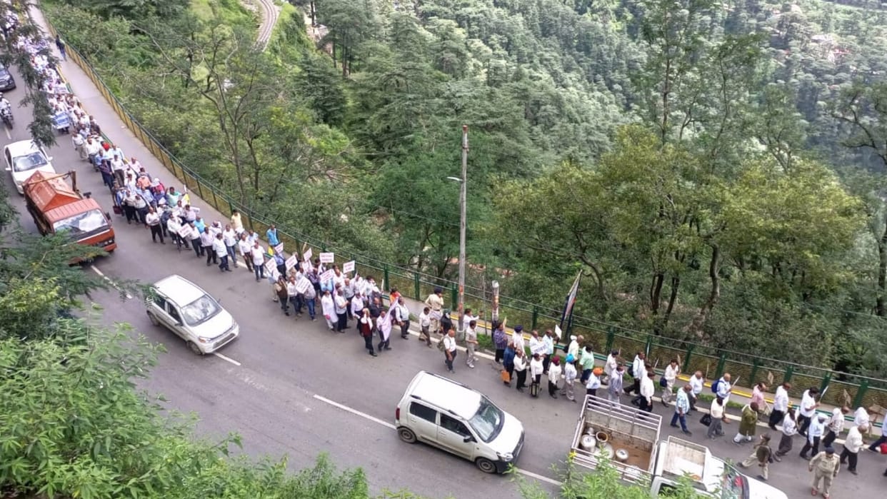 senior citizens protest for pension in shimla himachal pradesh