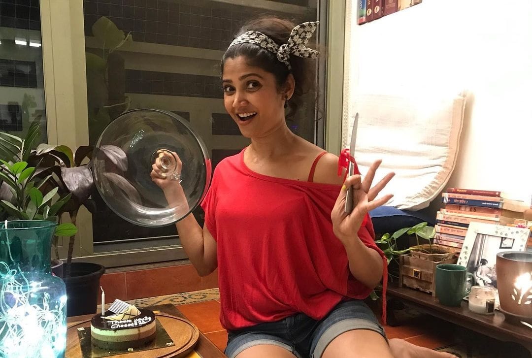 Tv actress Ratan Raajputh talks about phone snatching incident in her recent Vlog