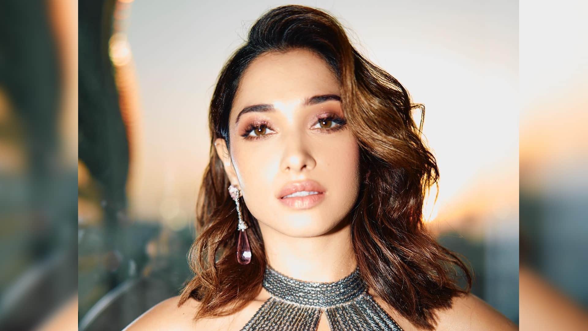Tamannaah Bhatia babli bouncer fame actress lighting lamp barefoot video viral from IFFM fan love her action