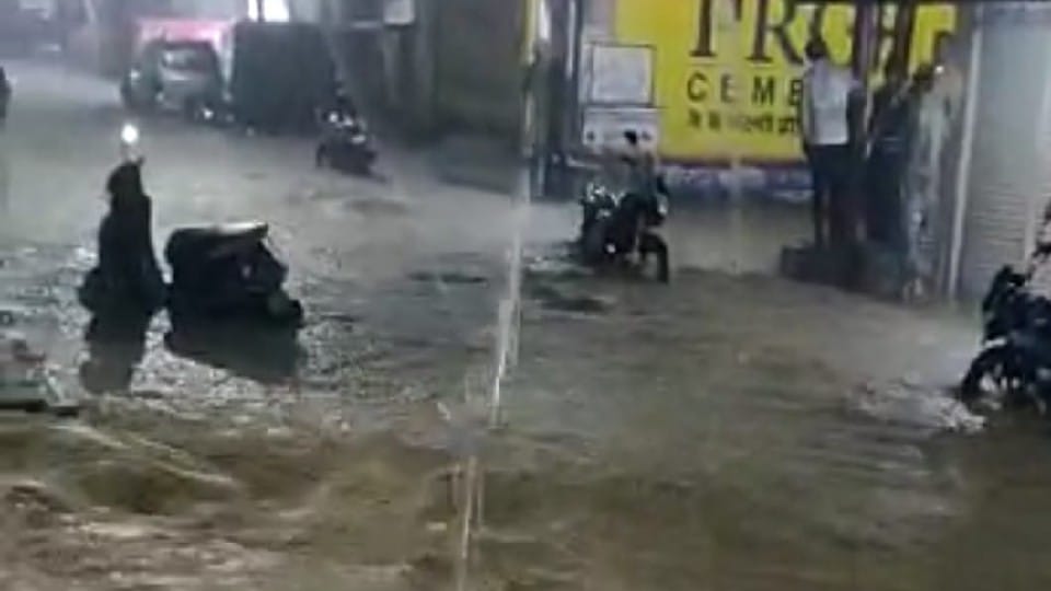 Chhindwara Rain: Rivers and streams overflowed, Nagpur National Highway remained closed for several hours