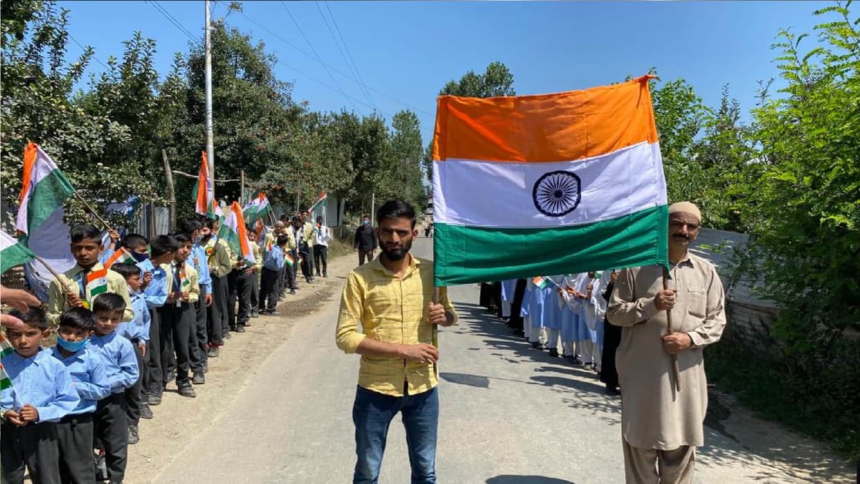 Lashkar e Taiba commander Hilal Ahmed Sheikh s father took out tricolor rally in Baramulla
