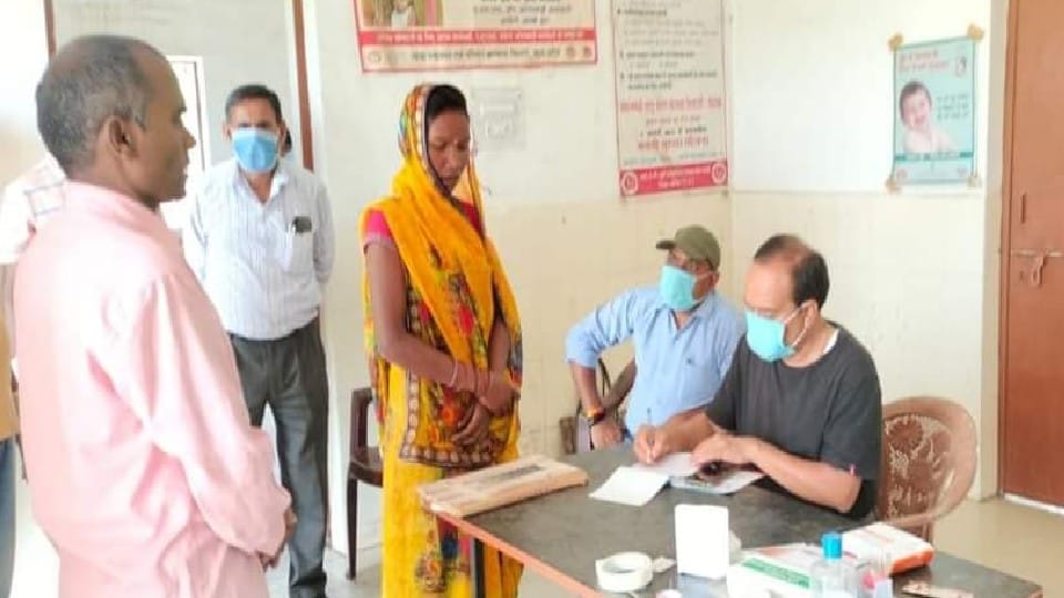 vomiting and diarrhea in village Chhoti Tummi of Umaria district, health team on alert mode after one death