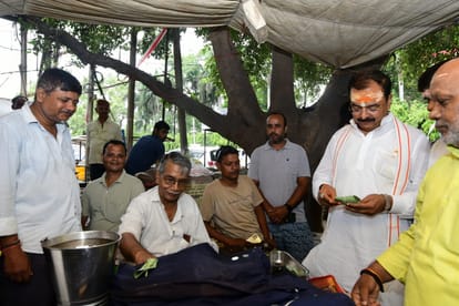 Bihar Politics Deputy CM Keshav Prasad Maurya in varanasi Well in front of Nitish Kumar