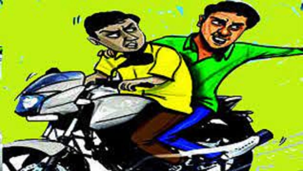 robber gangs are robbing people by posing as passengers and sometimes doing puncture in vehicles In Agra