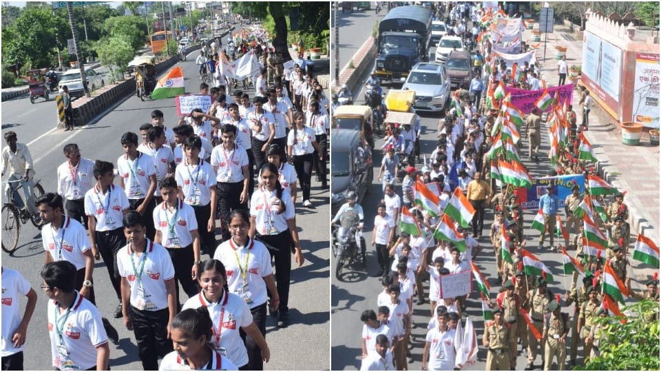 Amar Ujala Campaign Maa Tujhe Pranam five hundred students participated in Walk for Unity in Agra