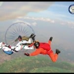 एडीआरडीई और एयरफोर्स अधिकारियों ने स्काई डाइविंग के जरिए तिरंगा बनाया