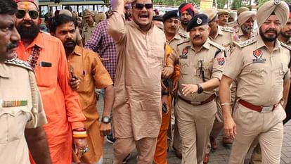 Hindu Mahasabha Appealed To Boycott Aamir Khan Lal Singh Chaddha Movie   Boycott Lal Singh Chaddha: हिन्दू महासभा ने किया 'लाल सिंह चड्ढा' का विरोध,  फिल्म को बायकॉट करने की अपील की