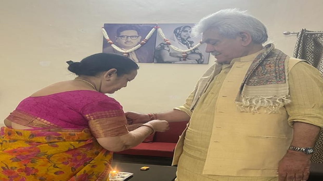 Jammu and Kashmir LG Manoj Sinha tied rakhi to sister Abha Rai in varanasi