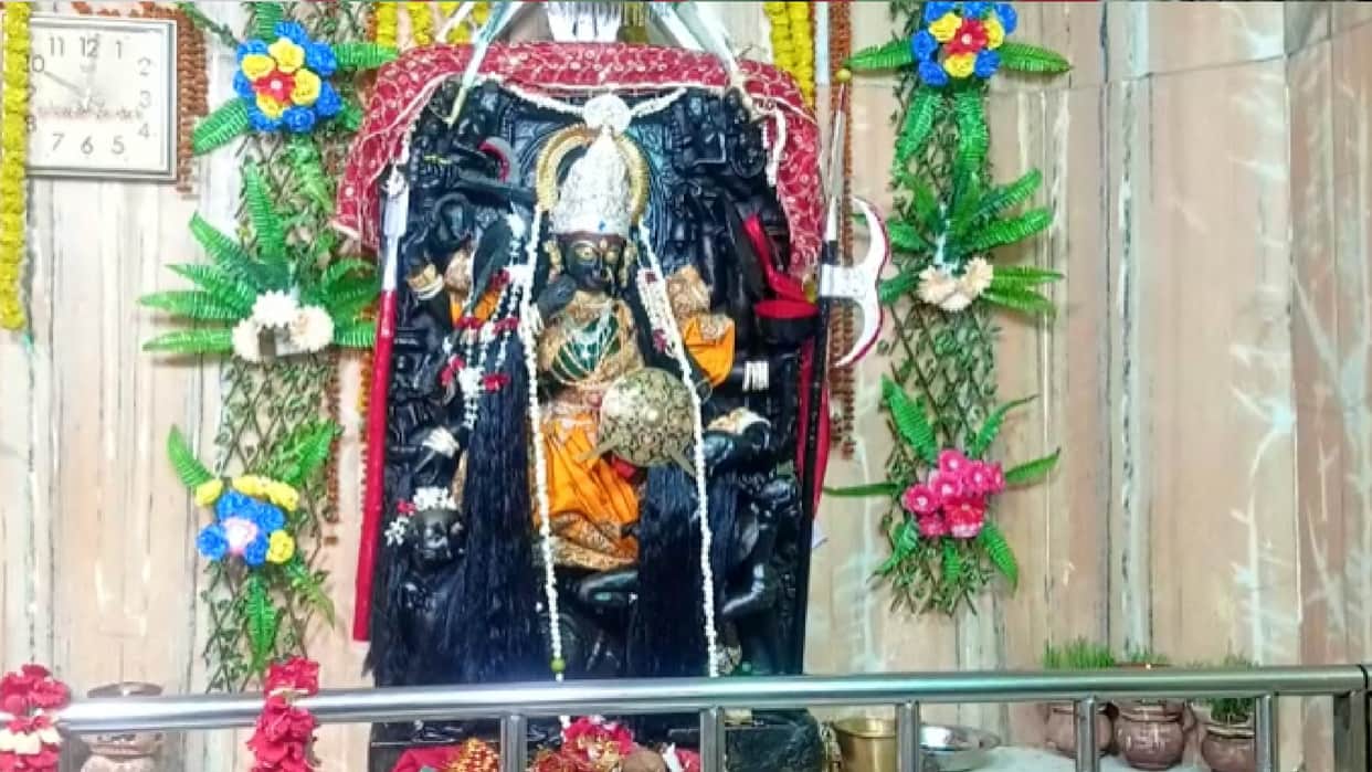 Devotees celebrated Rakshabandhan by offering Rakhi to Birasani Mata in Umaria