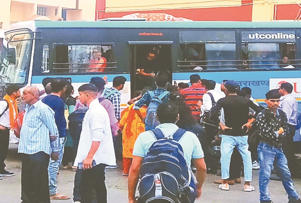 Dehradun Rainfall Delhi buses returning from Singhu border
