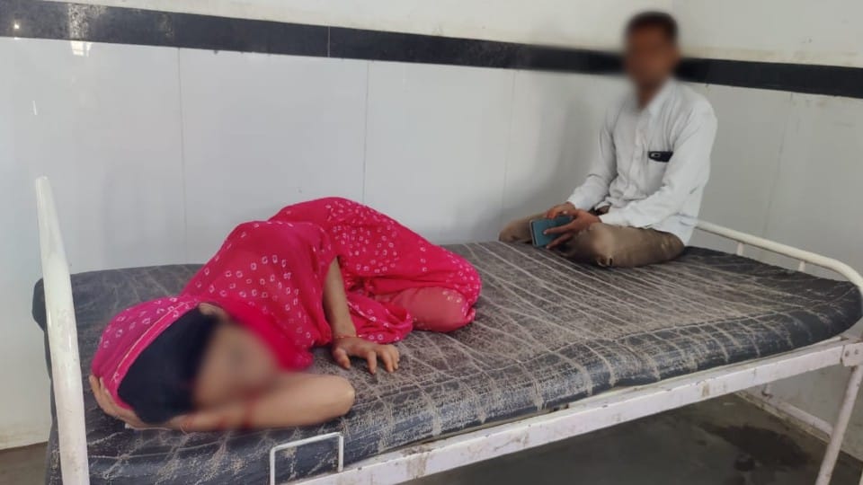 Chhatarpur: Rakhi purchase stuck due to non-receipt of husband's salary, wife drinks poison