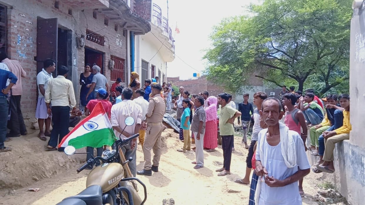 Hardoi, Cylinder caught fire, cash household burnt