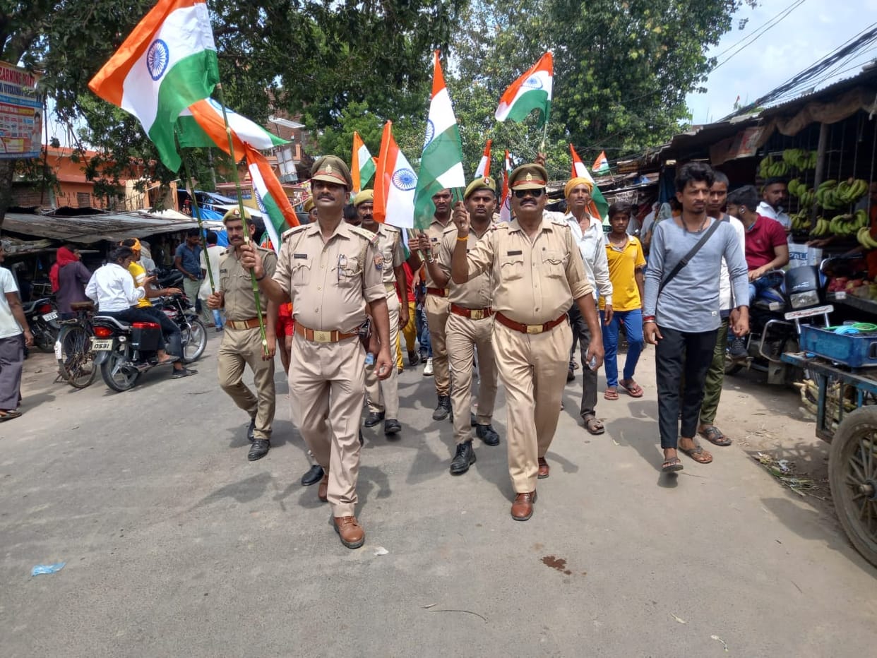 Tricolor waved at homes, echoed Vande Mataram