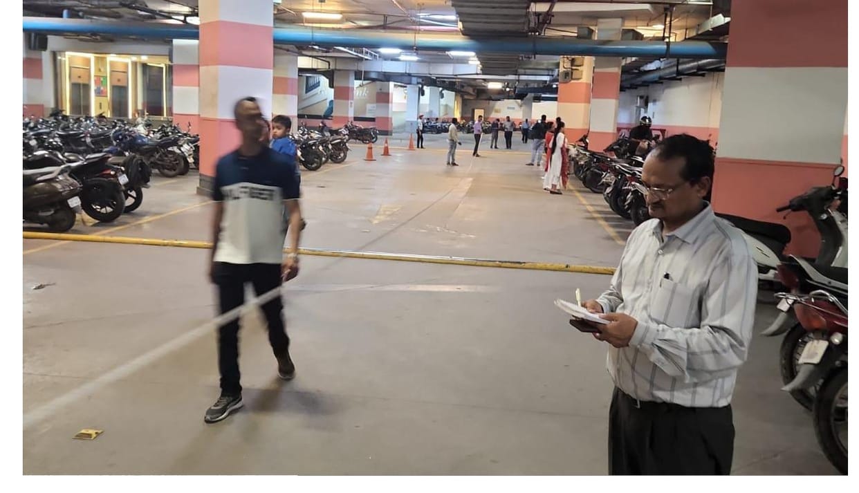 Kanpur Municipal Corporation has done the measurement of Z Square, Rs 53 lakh is made as annual house tax