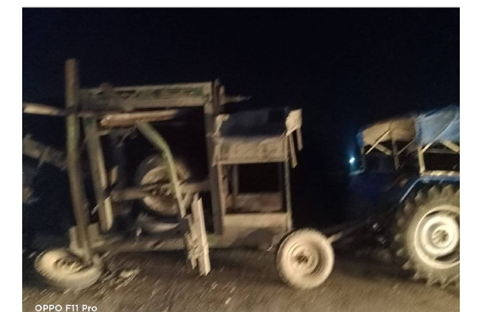Youth dies due to high speed container collision in Auraiya, angry relatives jammed