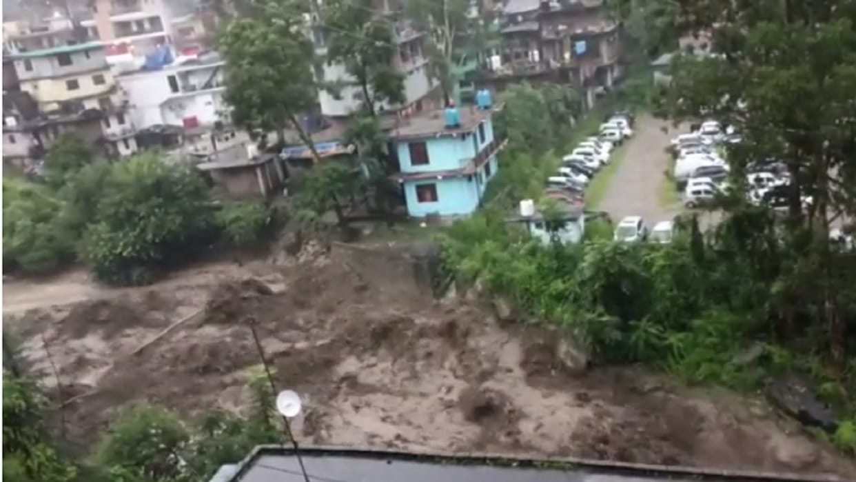 Himachal pradesh Kullu incessant rain shops built on aani old bus stand were buried in ravine