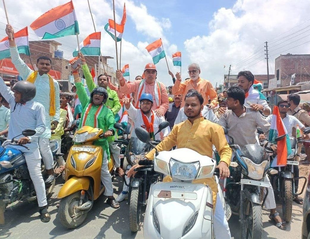kanpur dehat: cabinet minister appealed to hoist the flag at every house by taking out the tricolor yatra