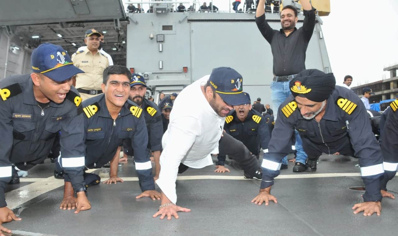 Salman Khan waved the national flag with Navy personnel photos of single hand push ups went viral