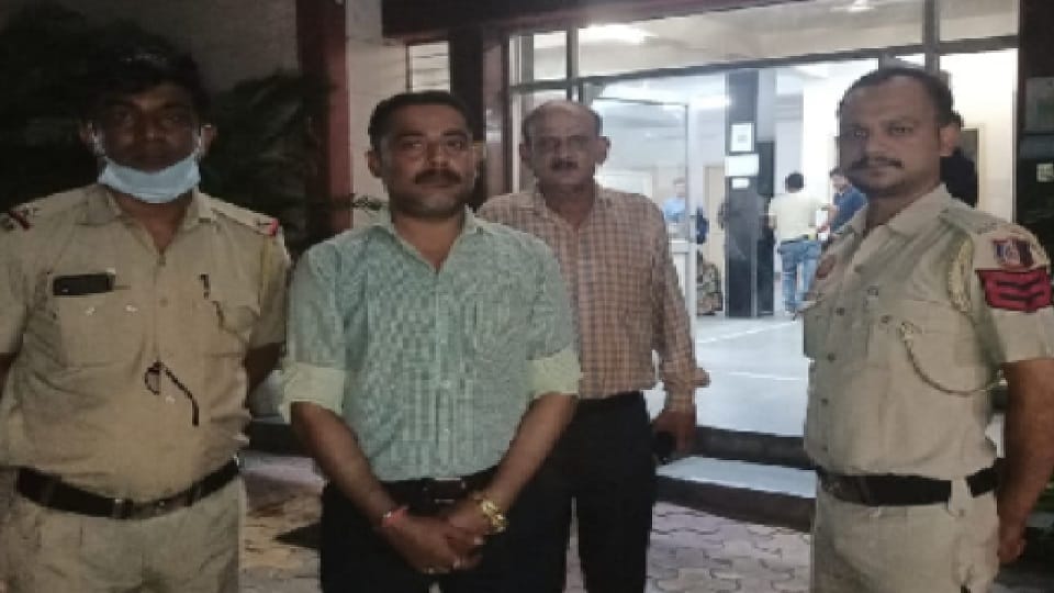 Delhi Police caught sex racket at Spa Center in Rohini Sector 10 seven people including six women arrested