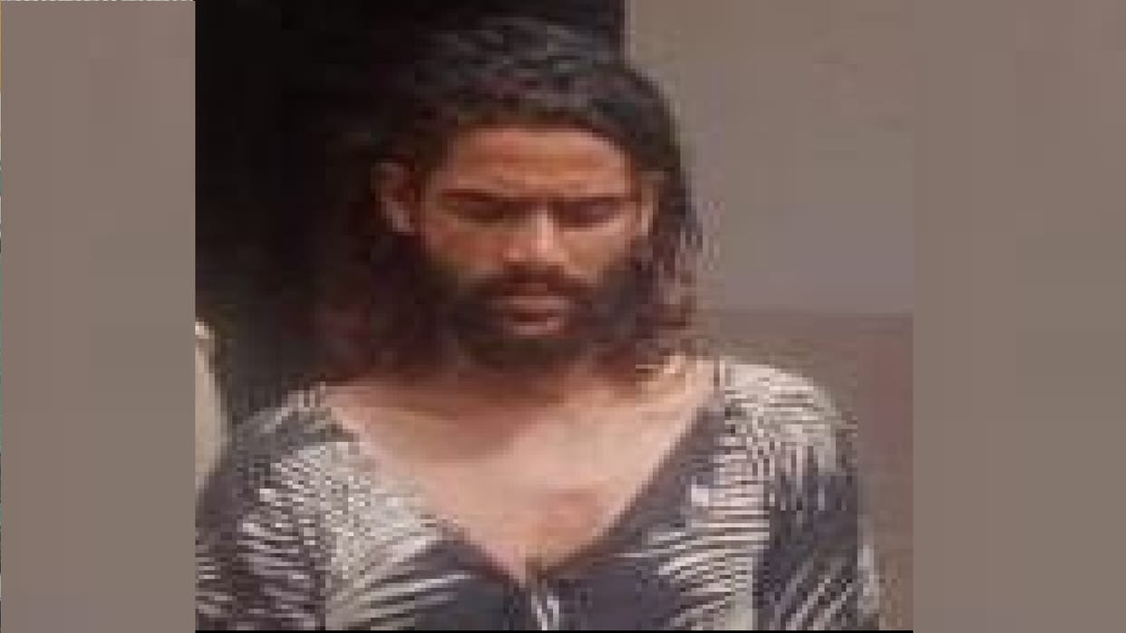 Doua don escaped with handcuffs after pushing home guard