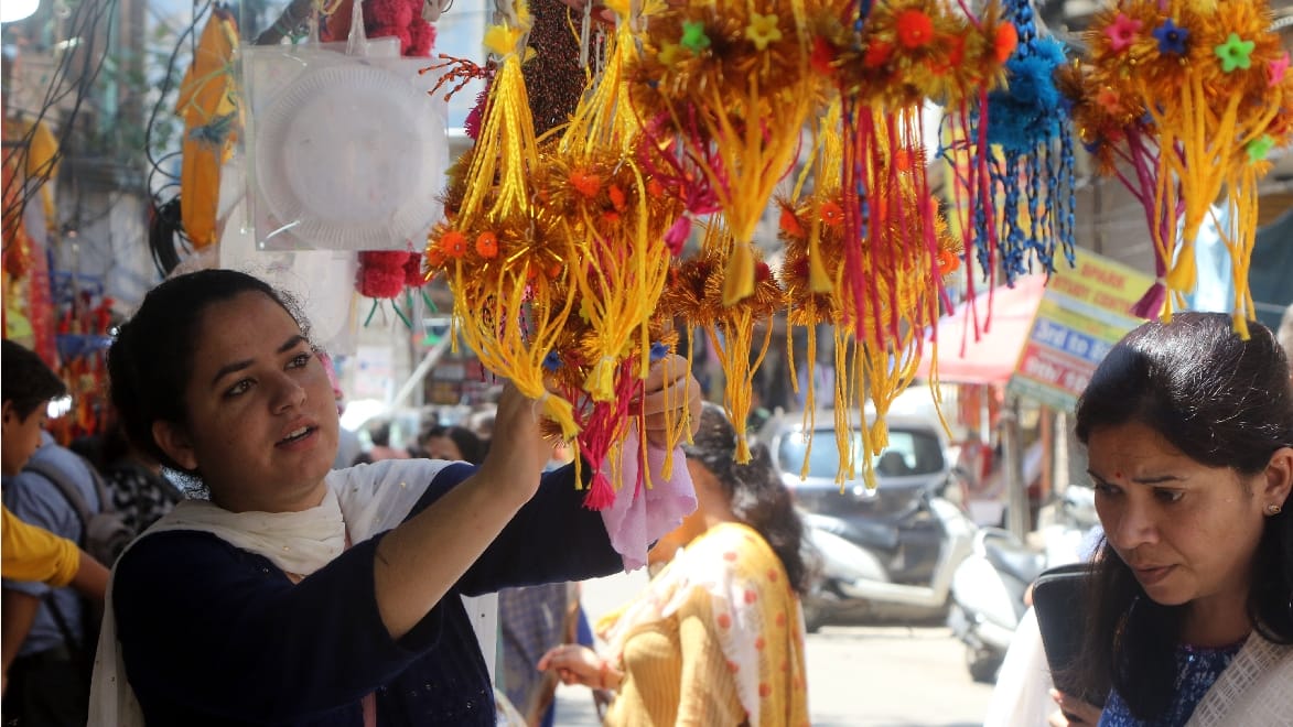 Rakshabandhan 2022: rakhi festival celebrating today in jammu kashmir know auspicious time