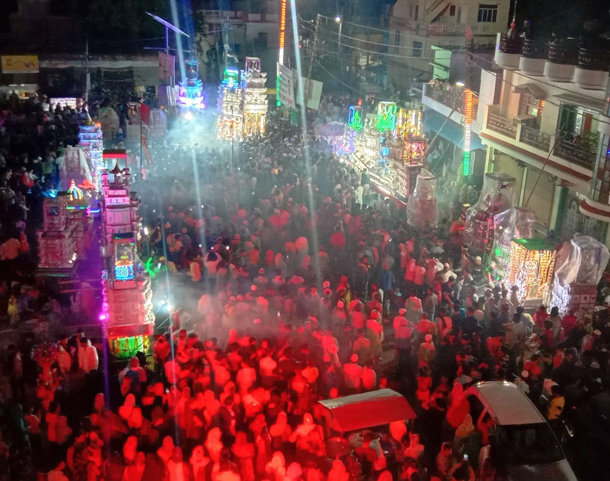 Tazia handed over to Mahoba on the tenth of Muharram with moist eyes