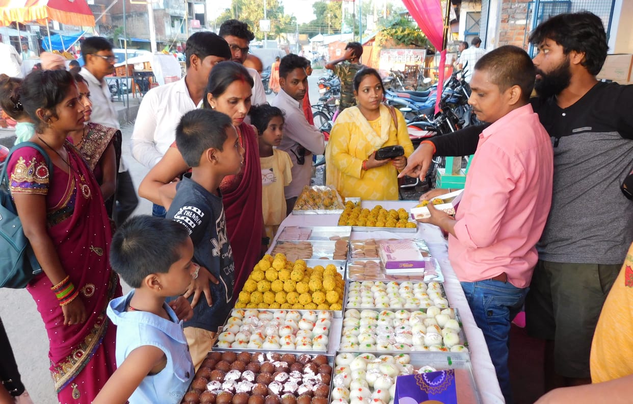 Rakshabandhan festival today, Rakhi will be decorated on the wrists of brothers