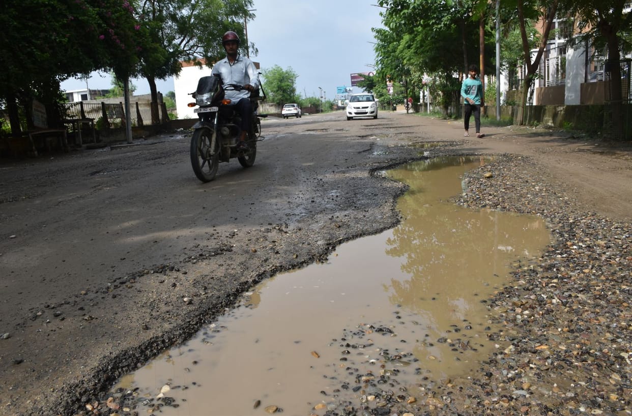The wounds of accidents giving potholes to the roads 'injured' by the rain