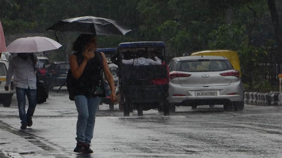 delhi weather forecast in next 24 hours partly cloudy with wind speed of 30 to 40 kilometers per hour