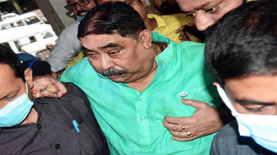CBI arrests TMC leader Mondal in cattle smuggling case