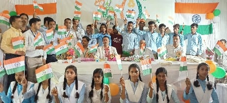 Shraddha in essay, Anamika topped in painting